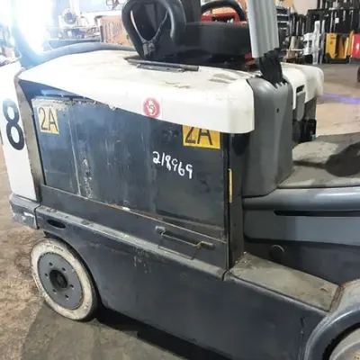 USED 2019 CROWN FC5225-60