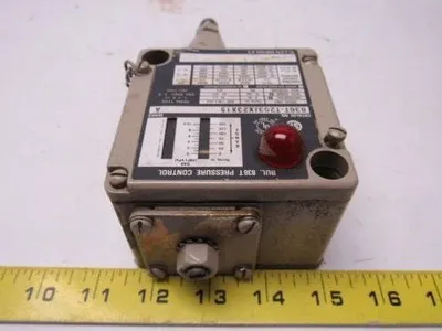 A-B Allen Bradley 836T-T253JX23X15 Style T Pressure Control Ser.A