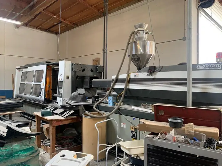 Used 1999 NANRONG TNR650LCD Injection Molding Machines California US | Machinery Network #5560