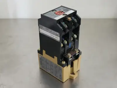 USED ALLEN-BRADLEY 700-P200A1