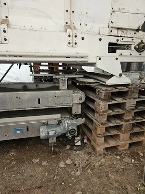 USED HOSOKAWA TWO-STAGE PLASTIC SHREDDING AND GRANULATION SYSTEM