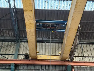 USED DEMAG 2 X 3.2 TON X 22 900 MM