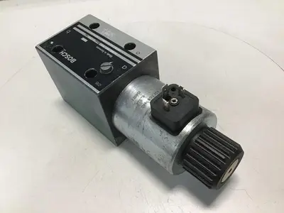 USED BOSCH 0 810 001 825