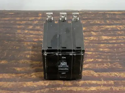 NEW SQUARE D QOB350