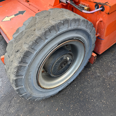 USED 2012 JLG E300AJP