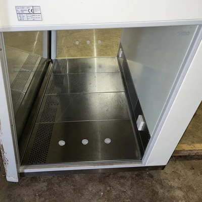 500L Holten LaminAir Flow Cabinet Type S-2000 1.2 BS II