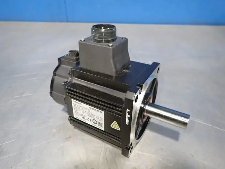 Used OMRON R88MK1K030TS2 Servo Motors | HGR 24 #730868