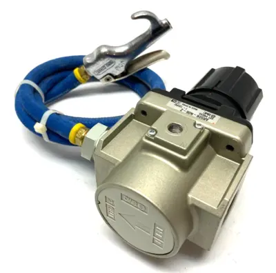 AR50K-N06-Z | SMC  Regulator 7-125psi w/ Coilhose 54" Safety Blow Gun - Used