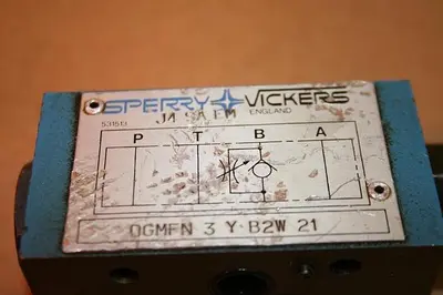 USED SPERRY VICKERS DGMFN 3 Y B2W 21