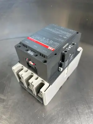 ABB A210-30 CONTACTOR 3 POLE 350 AMPS (4A-30)