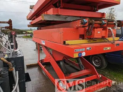 USED 2002 LAWECO 6000 KG LIFT TABLES