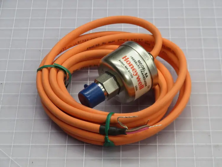 New | in-Stock HONEYWELL 9306476 11100280854 Misc Electrical & Power Parts Texas US | Aucto #1306995