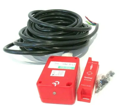 NEW ALLEN BRADLEY 440N-N15021 STAND ALONE SAFETY SWITCH 440NN15021