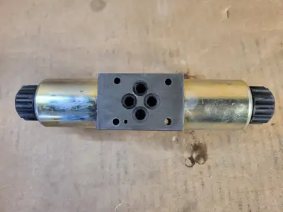USED SAUER DANFOSS DCV03-3C11/01200E12