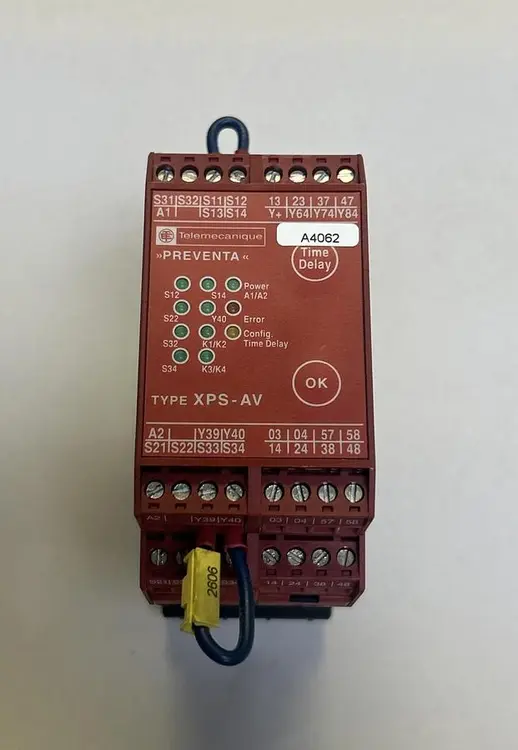 Used TELEMECANIQUE XPSAV11113P Miscellaneous Equipment (Electrical & Power) | Surplus Asset Holdings #1188401