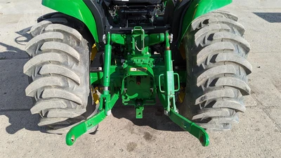 USED 2015 JOHN DEERE 3033R