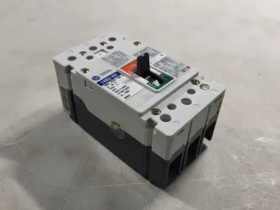 NEW ALLEN-BRADLEY 140U-H2C3-C30