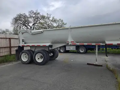 USED 1985 RELIANCE 28FT