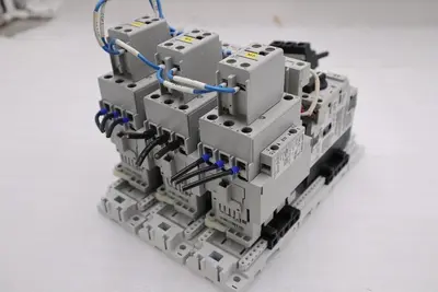 ALLEN BRADLEY 140M-D8E-C10 CIRCUIT BREAKER WITH 100-C30*00 CONTACTOR #4822-A