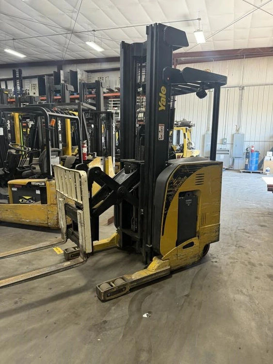 Used 2012 YALE NR035DA Reach Trucks | Zoom Lifts & Equipment #1182256