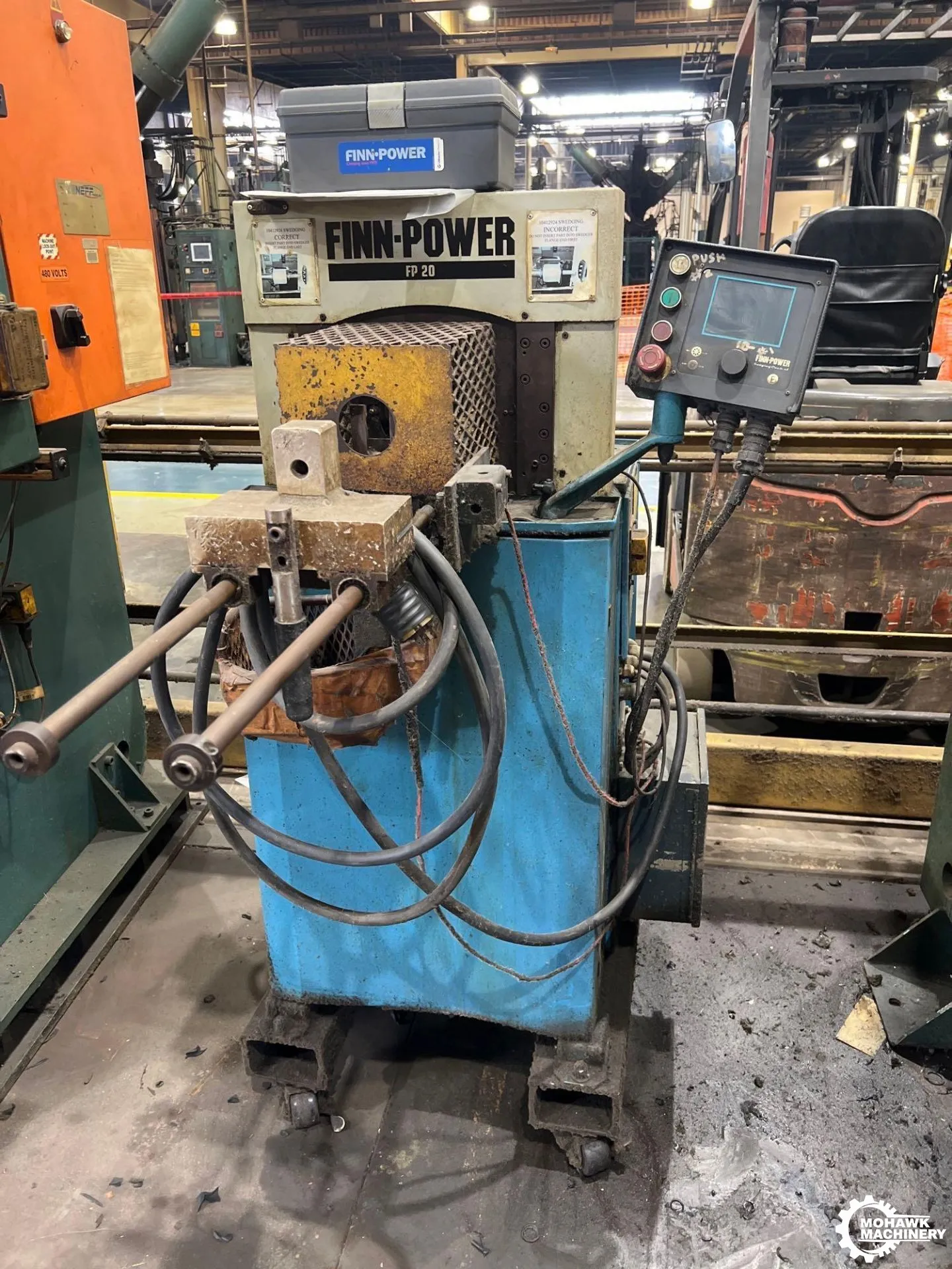 2.67" FINN-POWER "FP20VS HYDRAULIC PRODUCTION SWAGER CRIMPING MACHINE w/TOUCHSCREEN CONTROL - FRONT OPERATED FEEDER