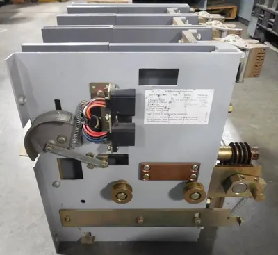 Westinghouse SPB65 Pow-R-Breaker 1600A Frame 1600A Trip Digitrip RMS 500 Used