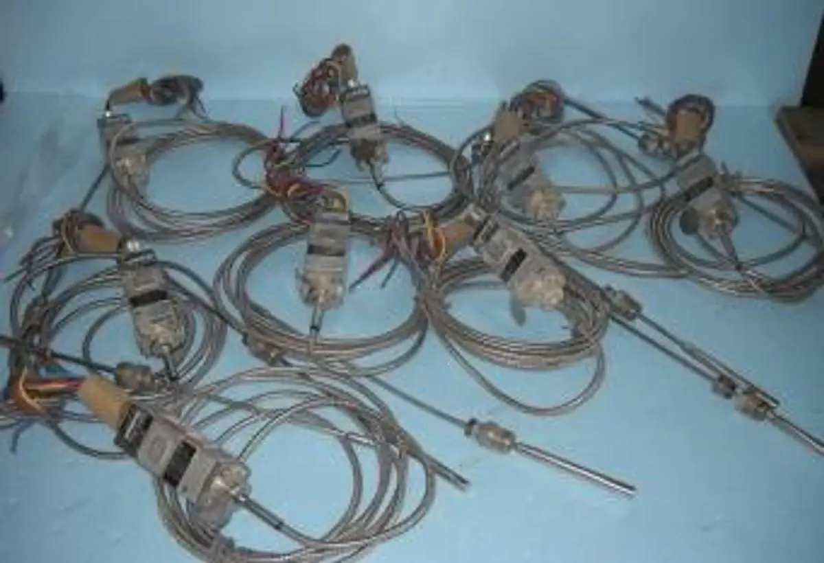 QTY. 8. ITT NEO-DYN ADJUSTABLE TEMP SWITCH MFR 980...