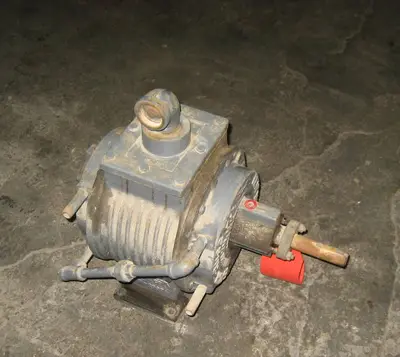 Beach Russ Rotary Vacuum Pump, 4-D