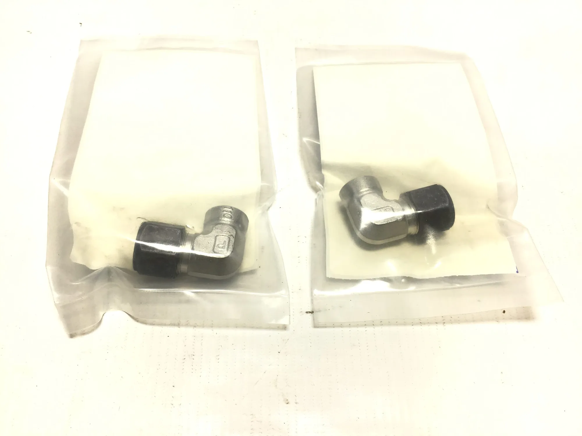 Parker 8-4 DBZ-SS Stainless Fittings Compression to Pipe 1/4”