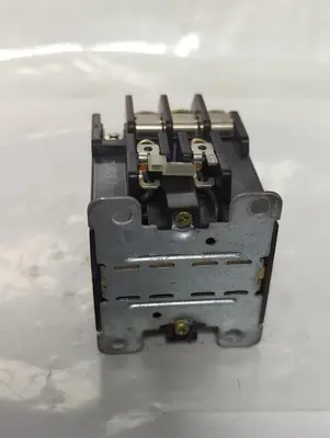 Used FUJI 1FC0T0211 PLC Contactors Ohio US | Surplus Asset Holdings #1462638
