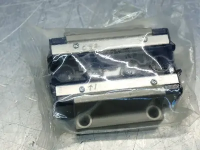 NEW THK HSR20C