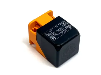 IM5132 | IFM  Inductive Sensor 20mm PNP Complementary M12 IP67 - New – Open box
