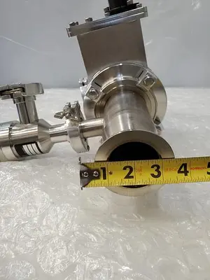EDWARDS GVI 63M GATE VALVE WITH STAINLESS STEEL ADAPTER WITH MDC KAV-100 PNEUMA