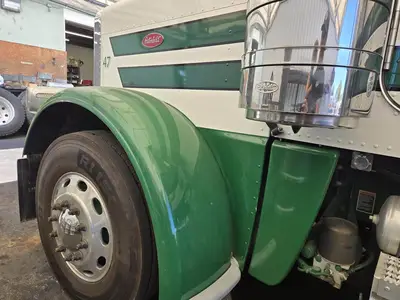 USED 2018 PETERBILT 389