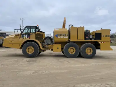 Used 2015 CATERPILLAR 745C Fuel & Lube Trucks Texas US | Uriquip #1421224