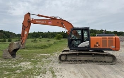 USED 2014 Hitachi ZX210LC-5N