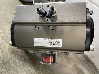 Lidded Hoppers With Butterfly Valves