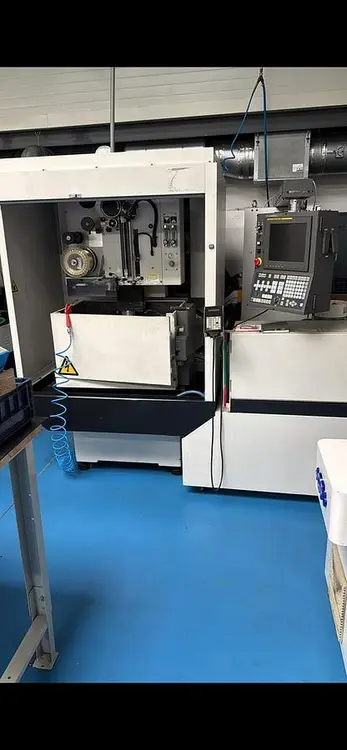 Used 2006 FANUC ROBOCUT ALPHA-0IC A04B Wire EDM CZ | Amaron s.r.o. #1543394