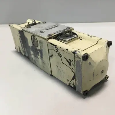 USED REXROTH 4WE10E21AG24N9K4V