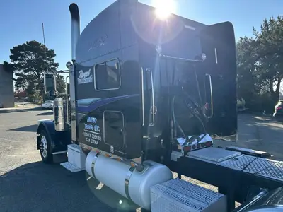 USED 2009 PETERBILT 389