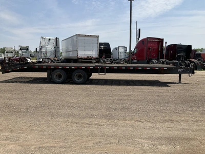 2005 Leland 30’ Tag Trailer
