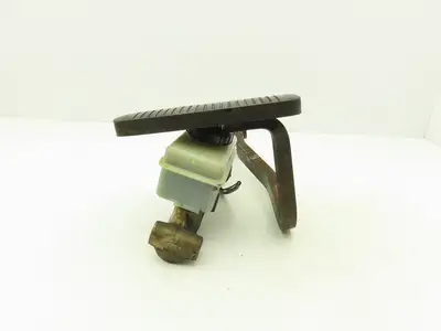 Yale Forklift Brake Pedal Master Cylinder Assembly Off ERC060GHN36TE084
