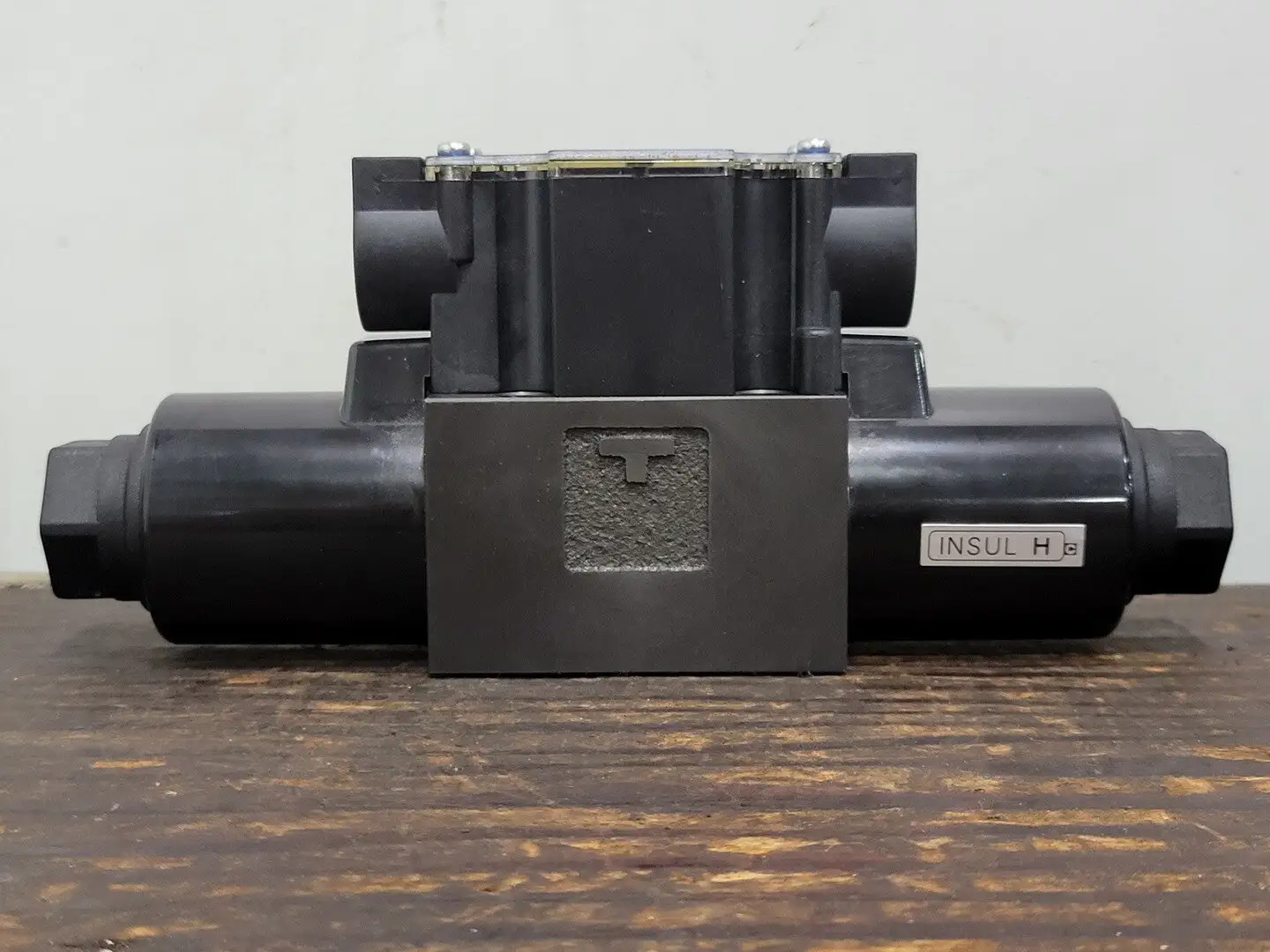 NEW YUKEN DSG-01-3C2-D24-7090
