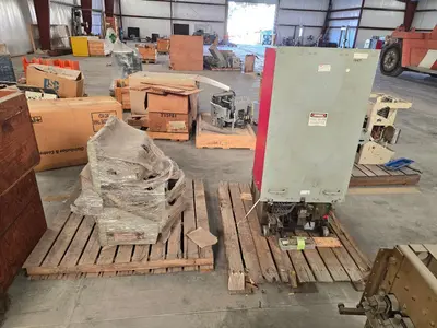 Used _UNKNOWN_ _UNKNOWN_ Circuit Breakers Indiana US | Myron Bowling Auctioneers Inc #1504007