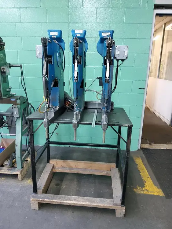 Used MILFORD 56 3-HEAD Riveters CA | B & B RIVET MACHINE #1418505