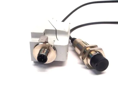 USED BALLUFF INTERFACE IO-LINK 18MM DIA SENSOR