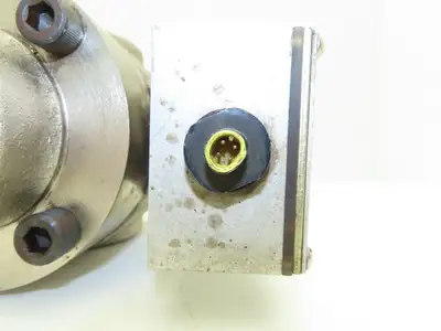 UFM Flow MH-NSF50GM-12-32V1 0-M3WR-PC4M-C-Z86 Flow Monitor 1-1/2"NPT B10481