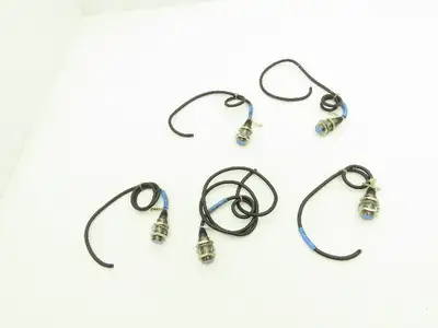 Keyence EV-118M Proximity Sensor  Lot of 5