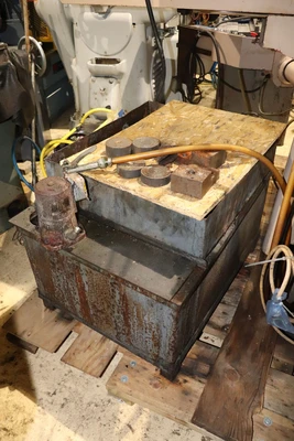 Clausing/Jakobsen 14" x 32" Hydraulic Surface Grinder
