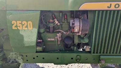 USED 1970 JOHN DEERE 2520